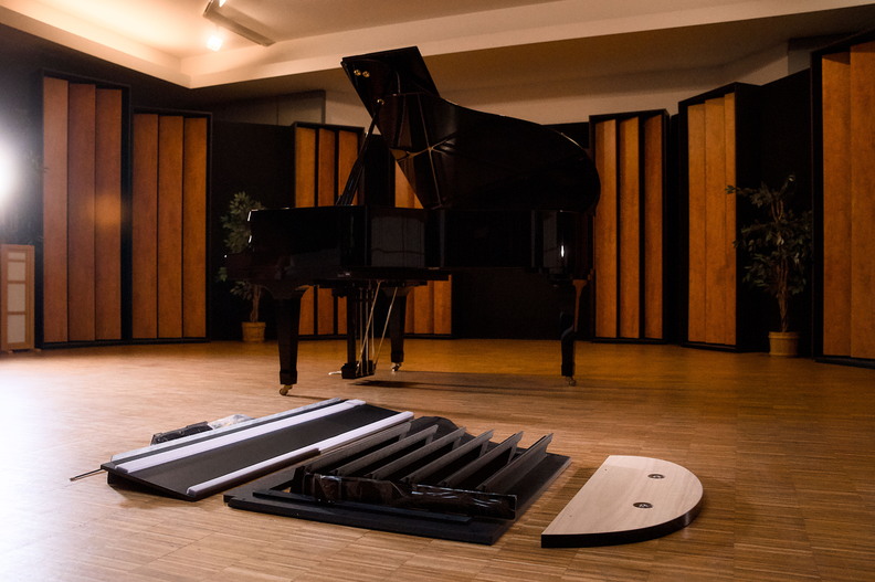 Delmas Musique Kawai Piano Mask : Maîtrisez le volume de votre piano à queue en conservant un son 100% acoustique. Delmas Musique TKA08945-me Kawai Piano Mask : Maîtrisez le volume de votre piano à queue en conservant un son 100% acoustique.